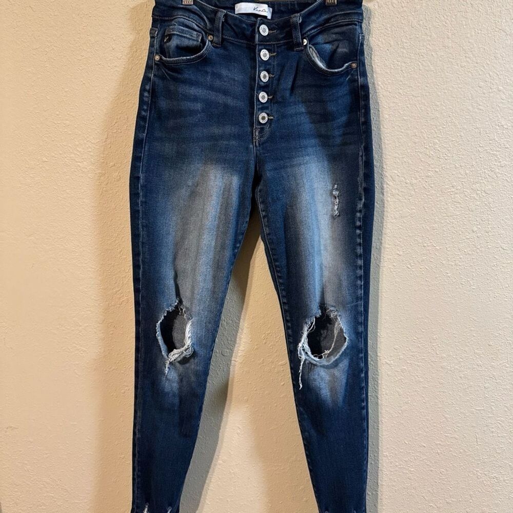 Kancan Estilo Distressed Jeans Size 9/28 Medium Blue Wash Button Fly High-Rise